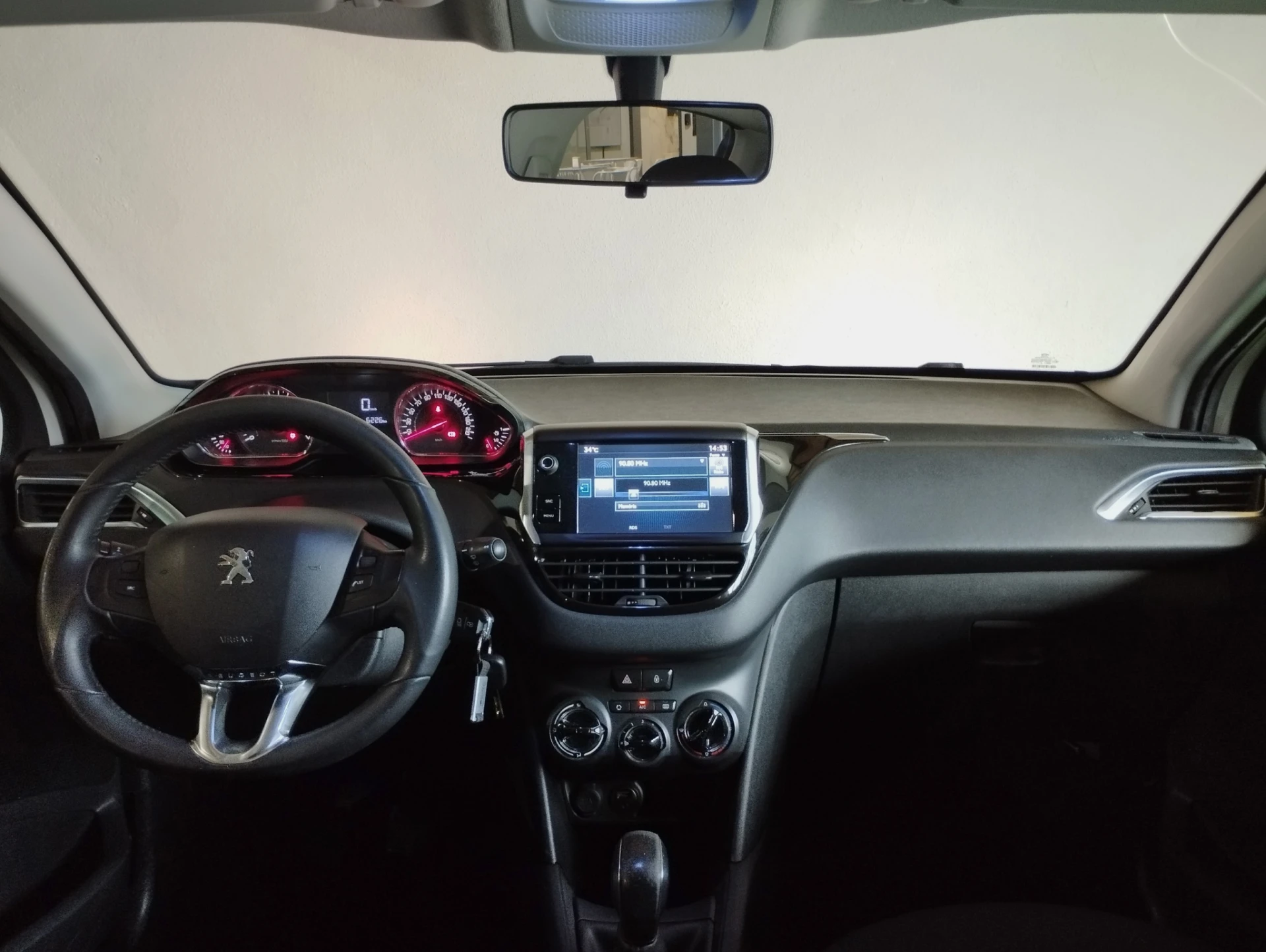 Peugeot 208 1.2 VTi SE Style 7