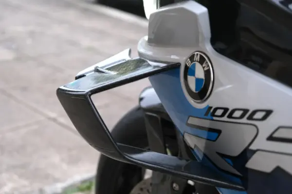 BMW M 1000 RR Outro 10