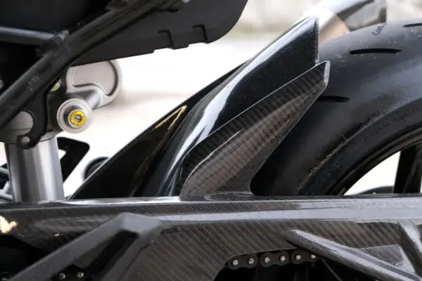 BMW M 1000 RR Outro 14