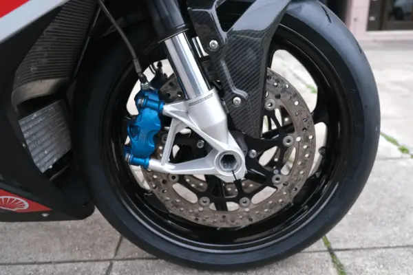 BMW M 1000 RR Outro 16