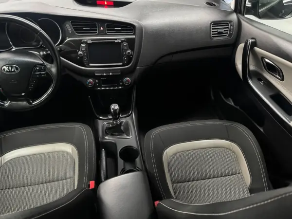 Kia Ceed SW 1.6 CRDi Prime 13