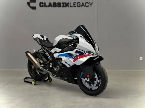 BMW S 1000 RR Outro 3