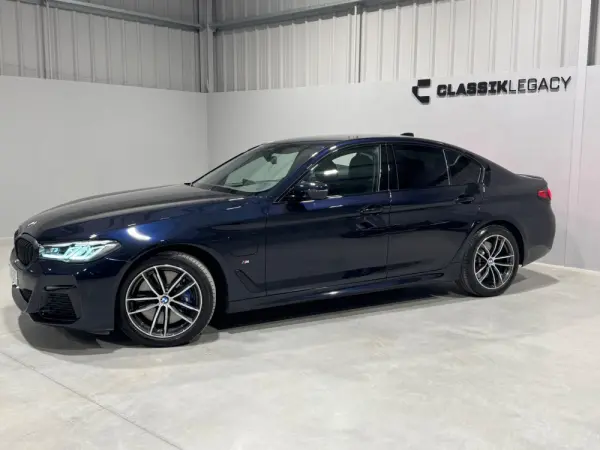 BMW 545 e xDrive Pack M 4