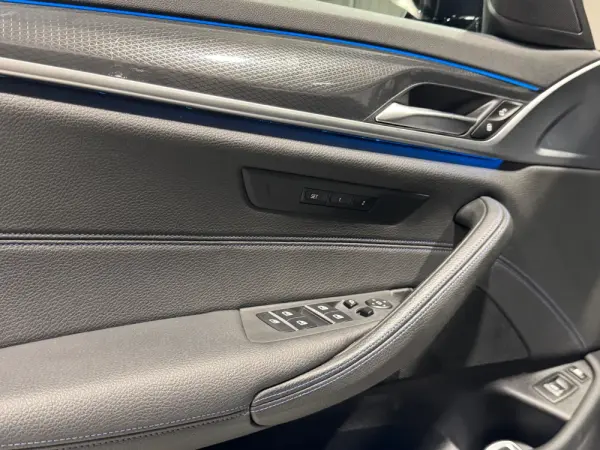 BMW 545 e xDrive Pack M 13