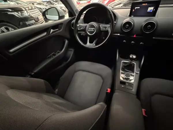 Audi A3 Sportback 1.6 TDI B.Line Attraction 9