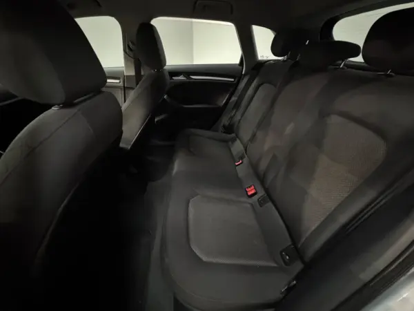 Audi A3 Sportback 1.6 TDI B.Line Attraction 19