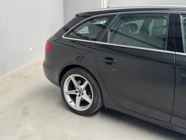 Audi A4 Avant 2.0 TDI Business Line Sport 7
