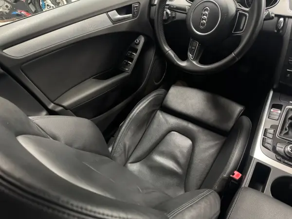Audi A4 Avant 2.0 TDI Business Line Sport 11