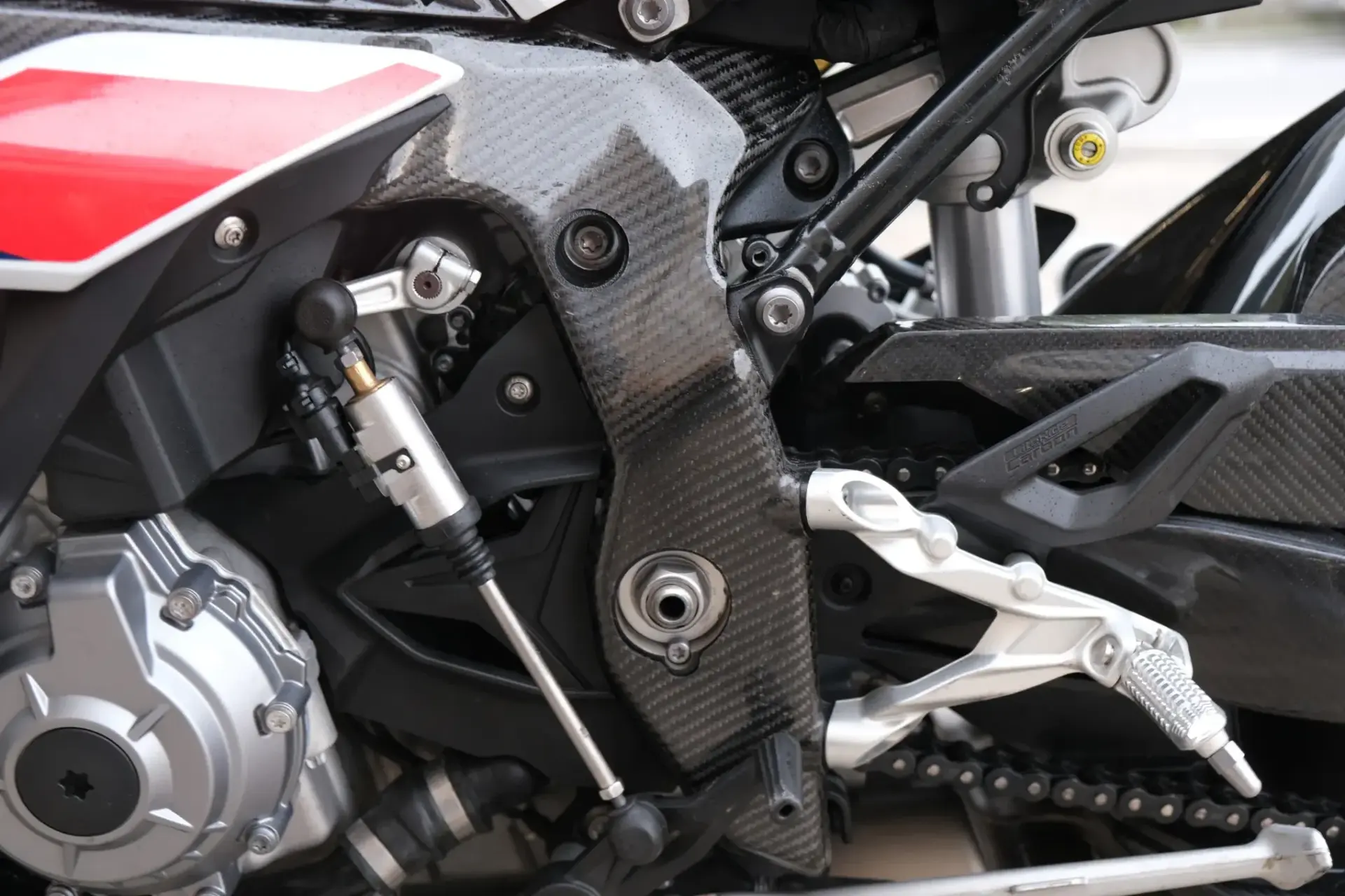 BMW M 1000 RR Outro 12