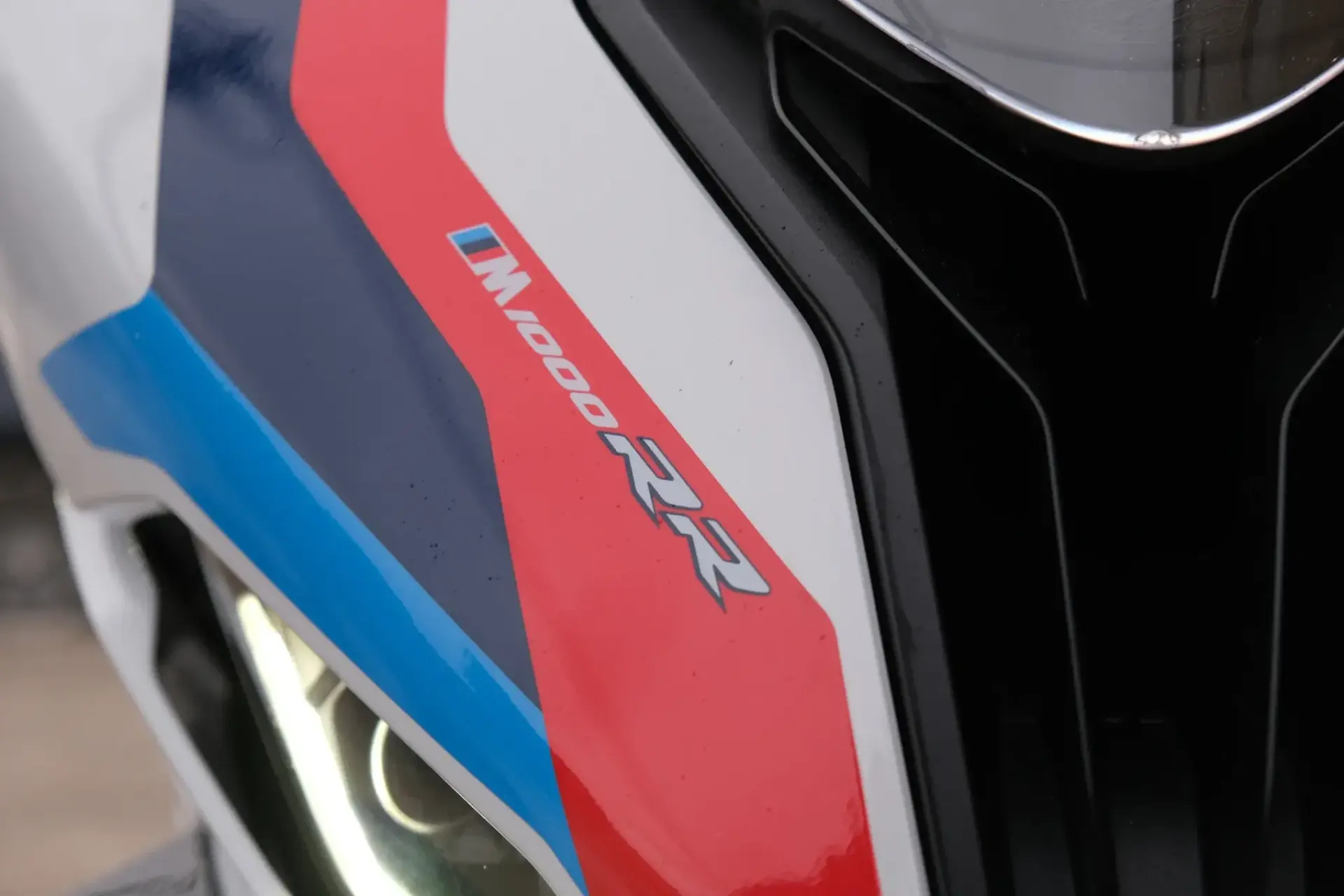 BMW M 1000 RR Outro 19