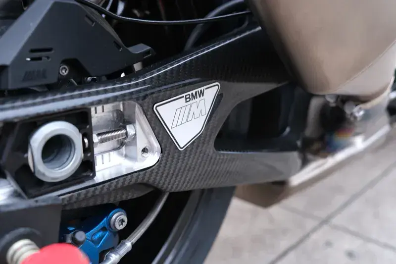 BMW M 1000 RR Outro 22