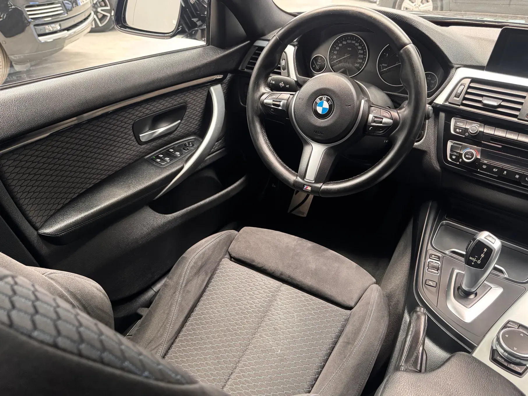 BMW 418 Gran Coupé d Pack M Auto 12