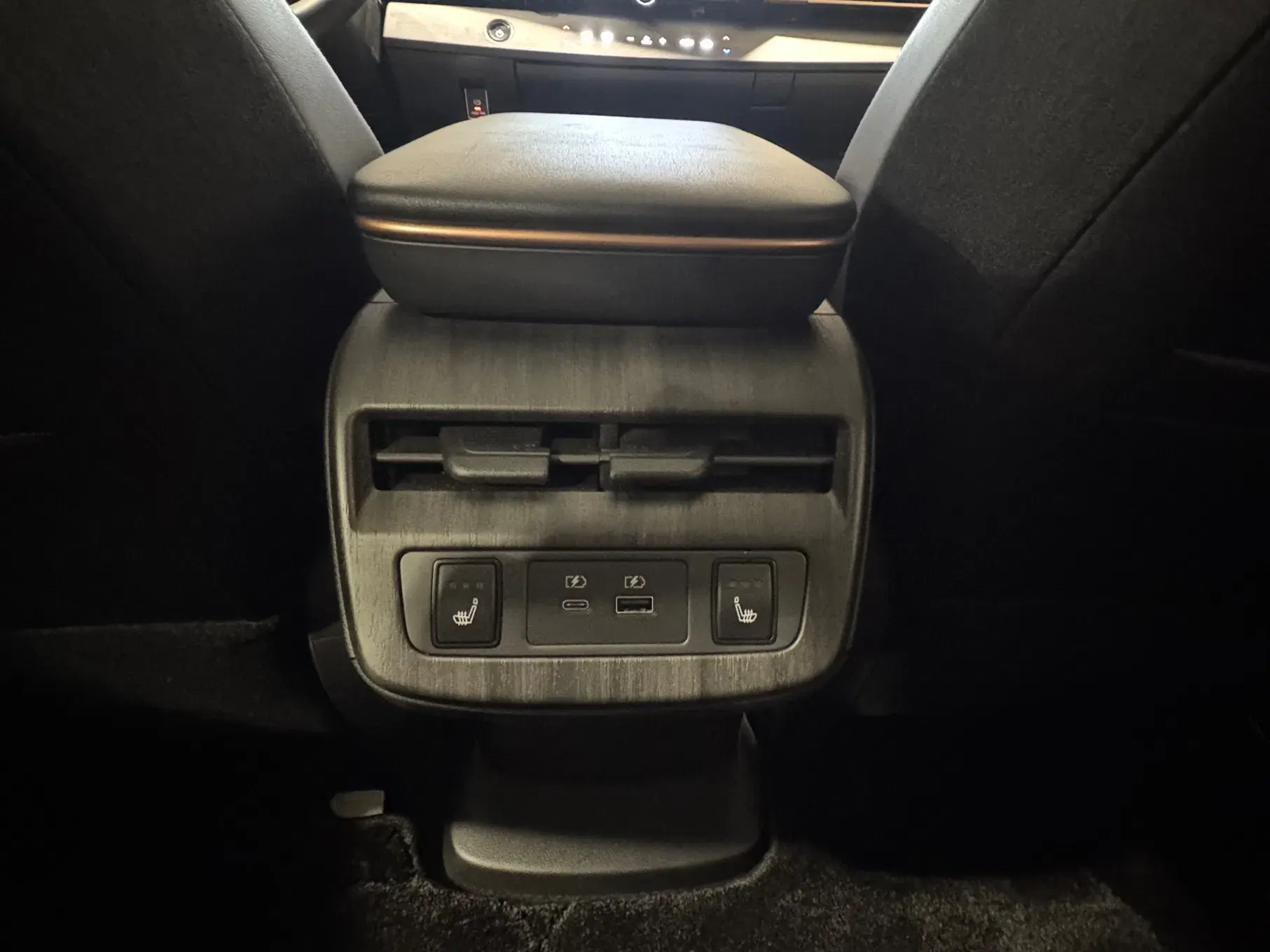 Nissan Ariya 87 kWh Evolve Pack 16