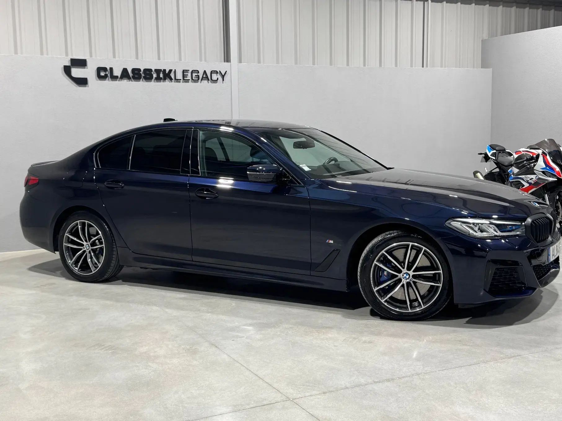 BMW 545 e xDrive Pack M 3
