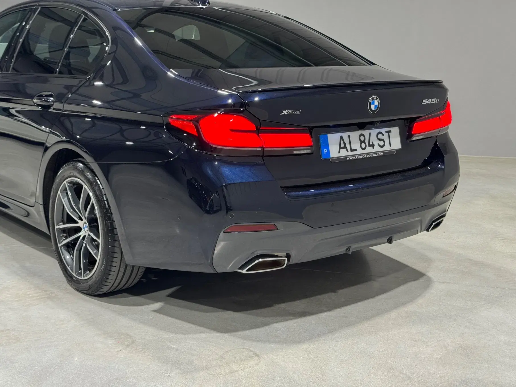 BMW 545 e xDrive Pack M 7