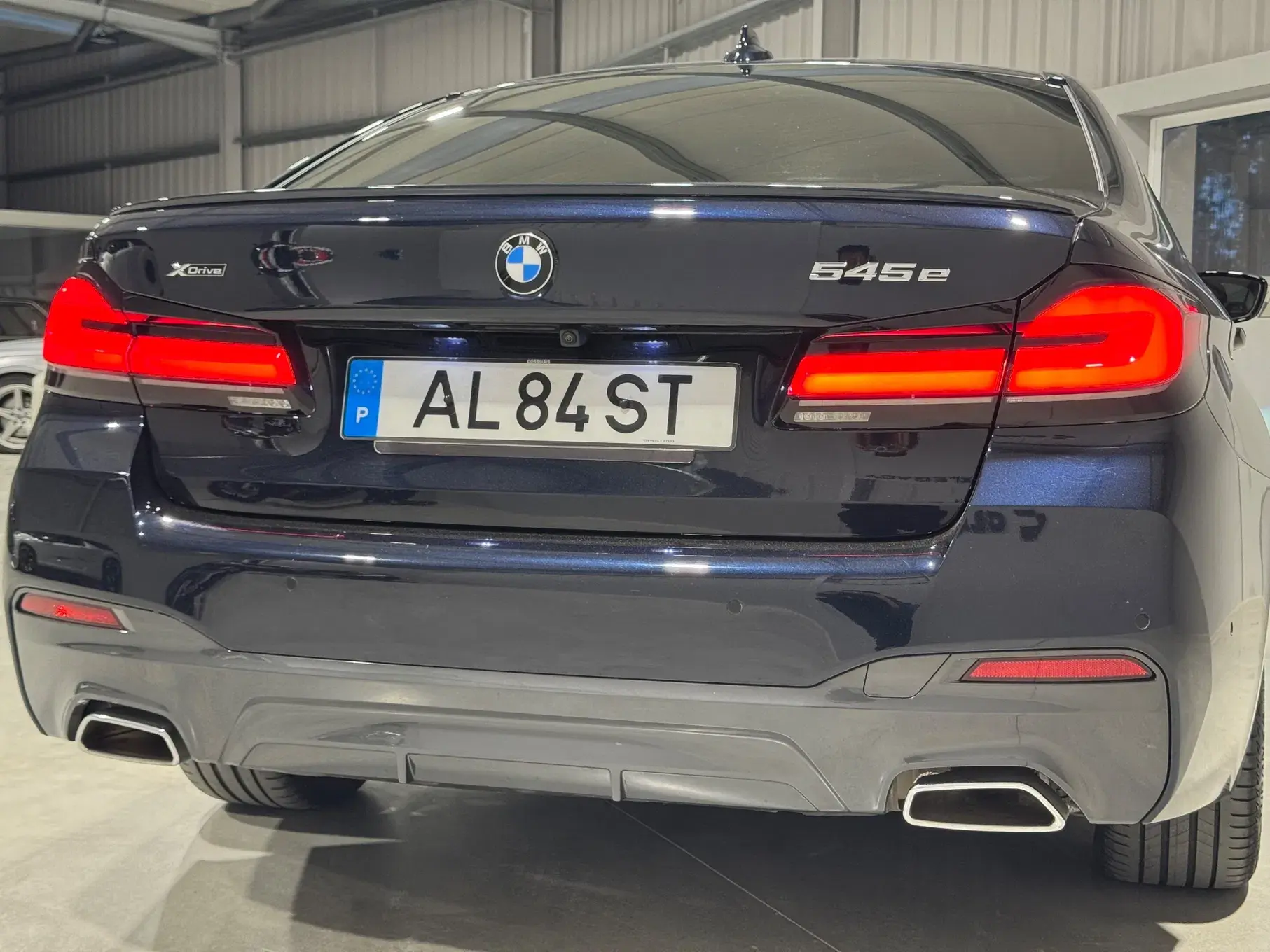 BMW 545 e xDrive Pack M 8
