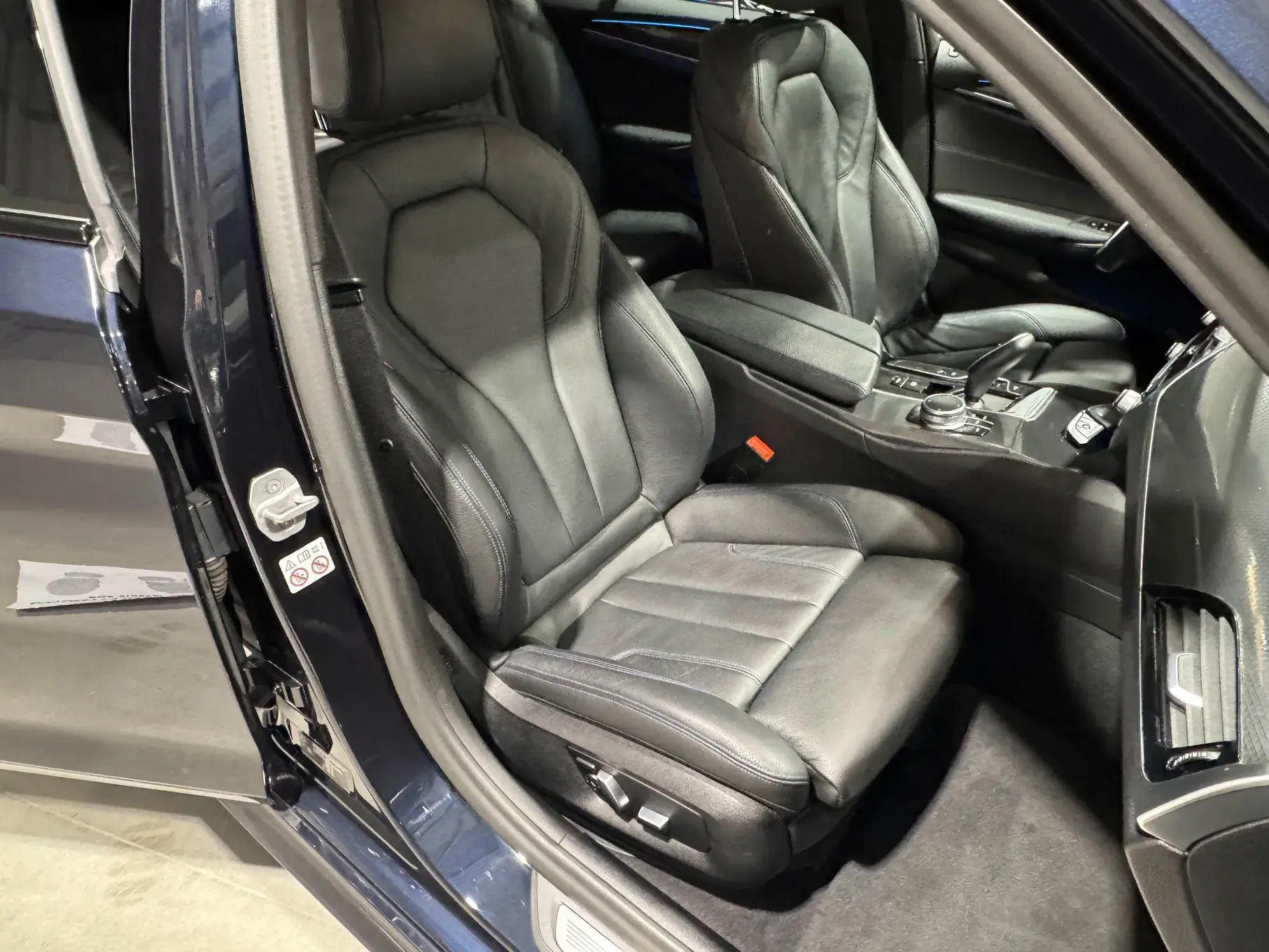 BMW 545 e xDrive Pack M 10