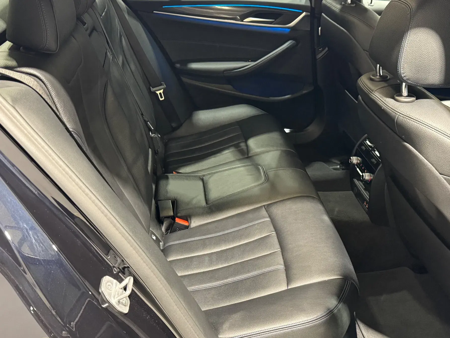 BMW 545 e xDrive Pack M 12