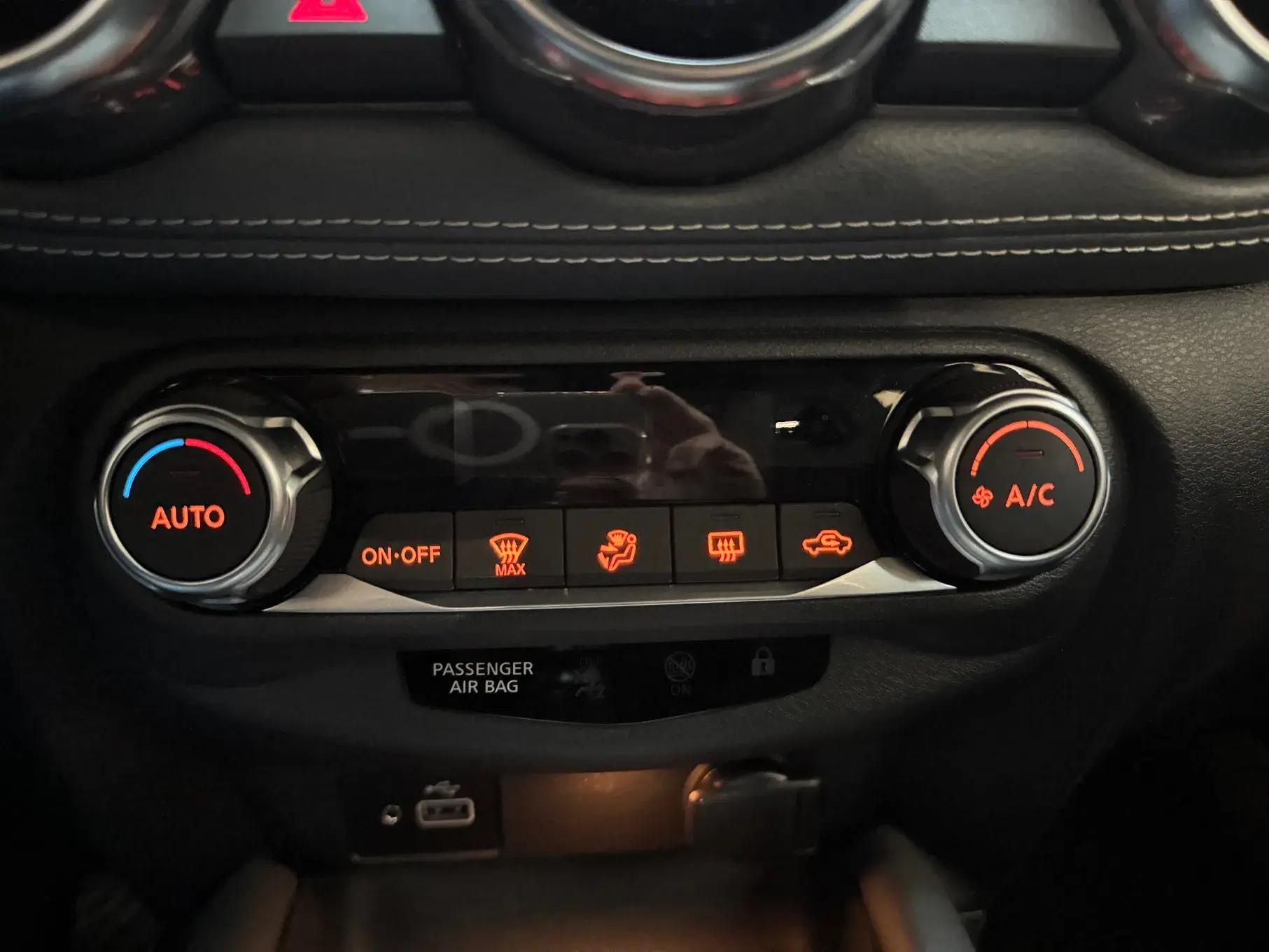 Nissan Juke 1.0 DIG-T N-Connecta NAV.+TwoTone NC 16