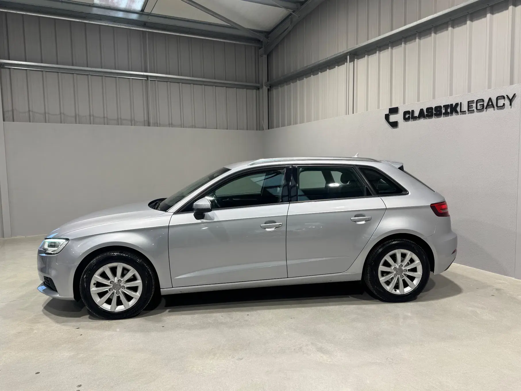Audi A3 Sportback 1.6 TDI B.Line Attraction 3