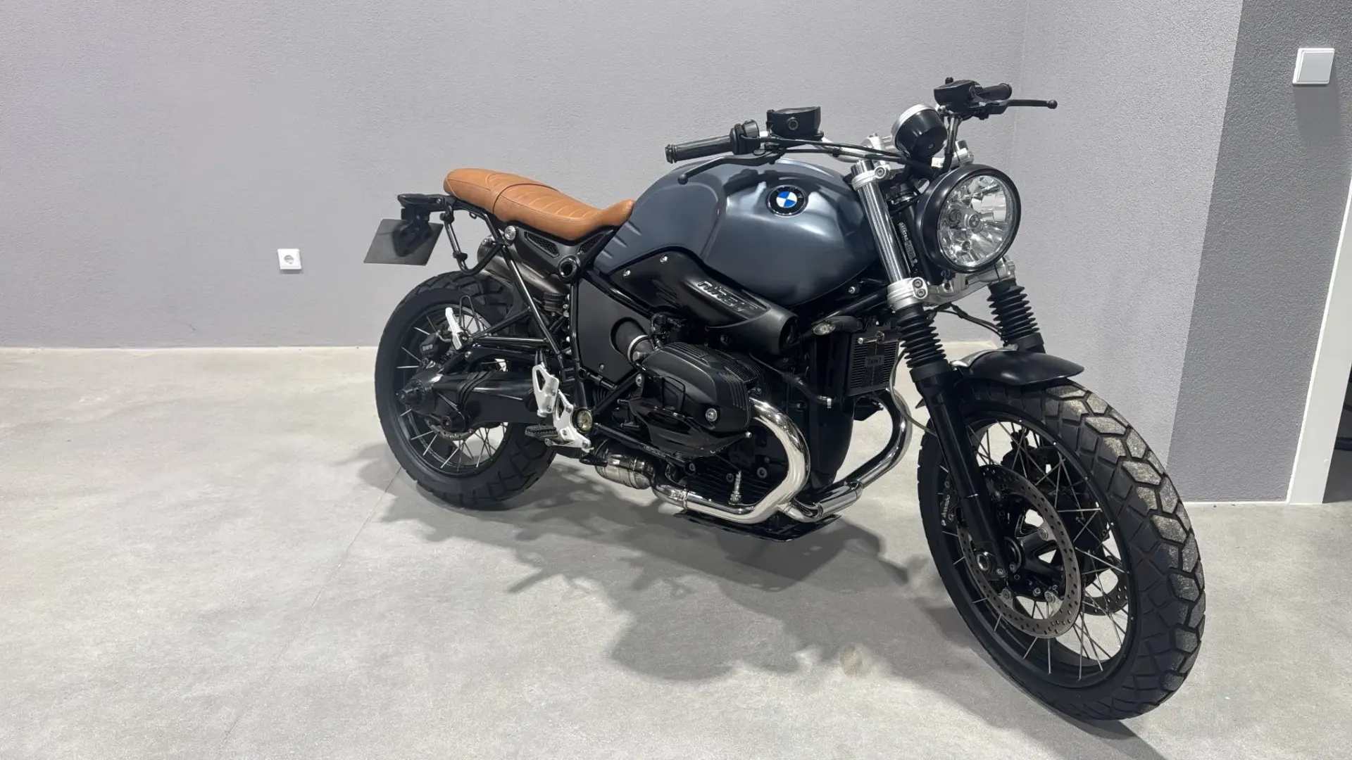 BMW R nineT Outro 3