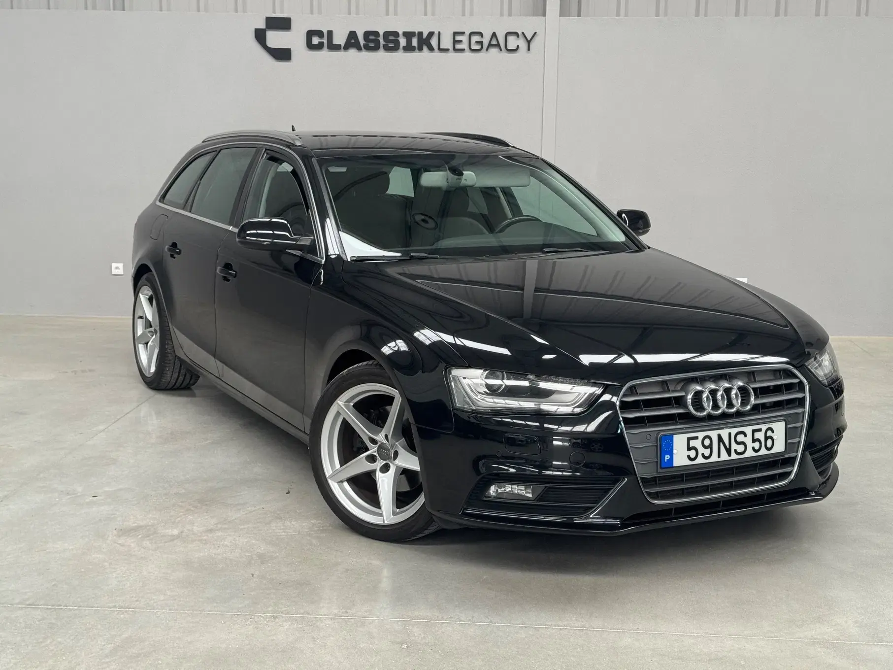 Audi A4 Avant 2.0 TDI Business Line Sport 1