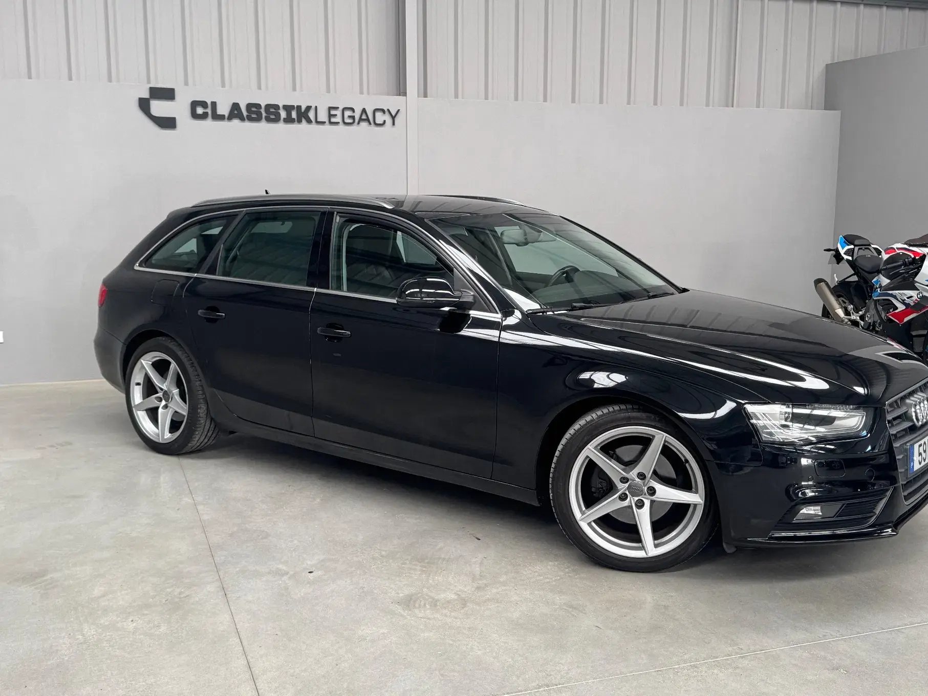 Audi A4 Avant 2.0 TDI Business Line Sport 3