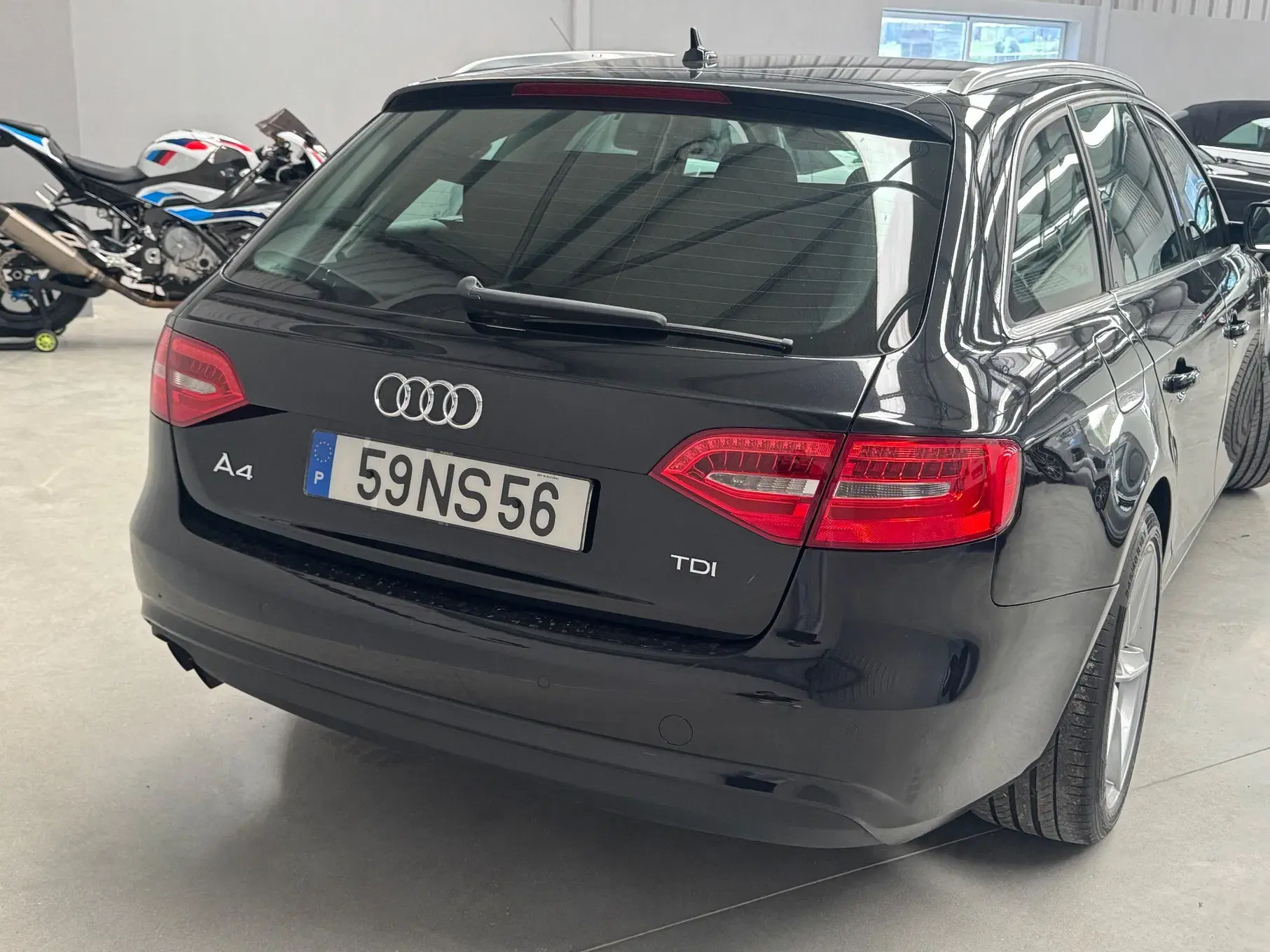 Audi A4 Avant 2.0 TDI Business Line Sport 6