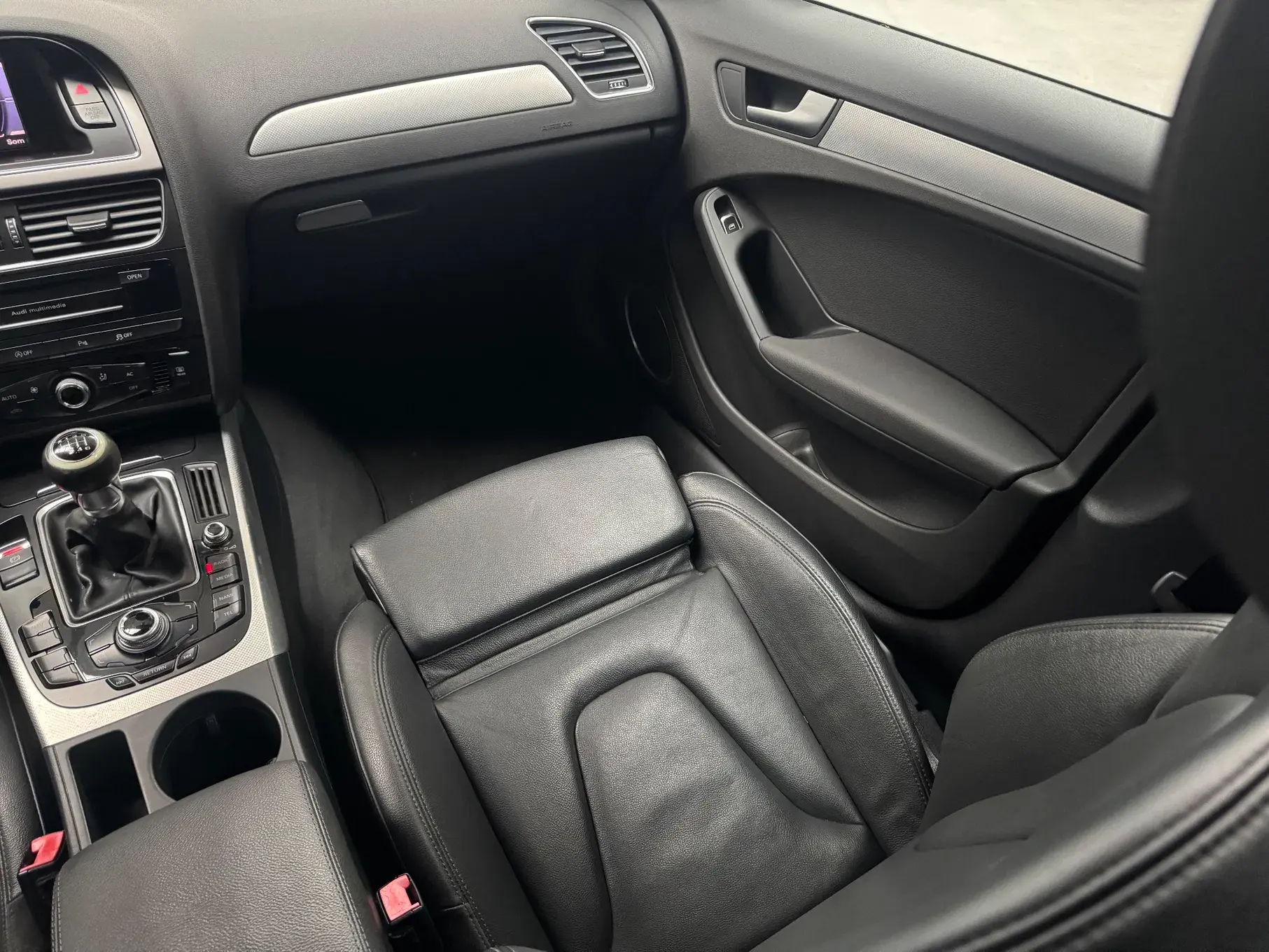 Audi A4 Avant 2.0 TDI Business Line Sport 12