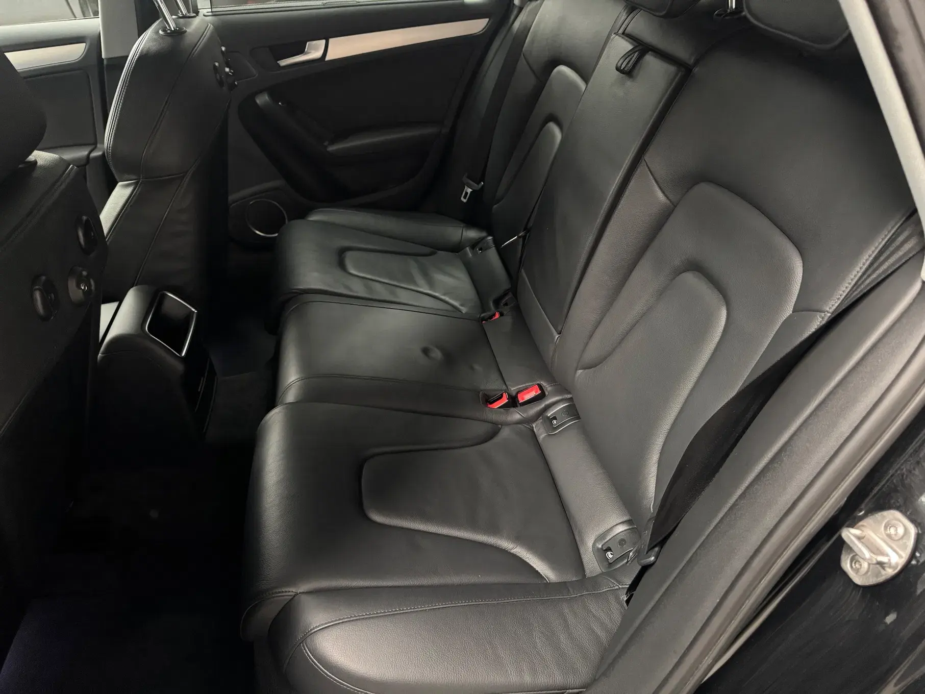 Audi A4 Avant 2.0 TDI Business Line Sport 13