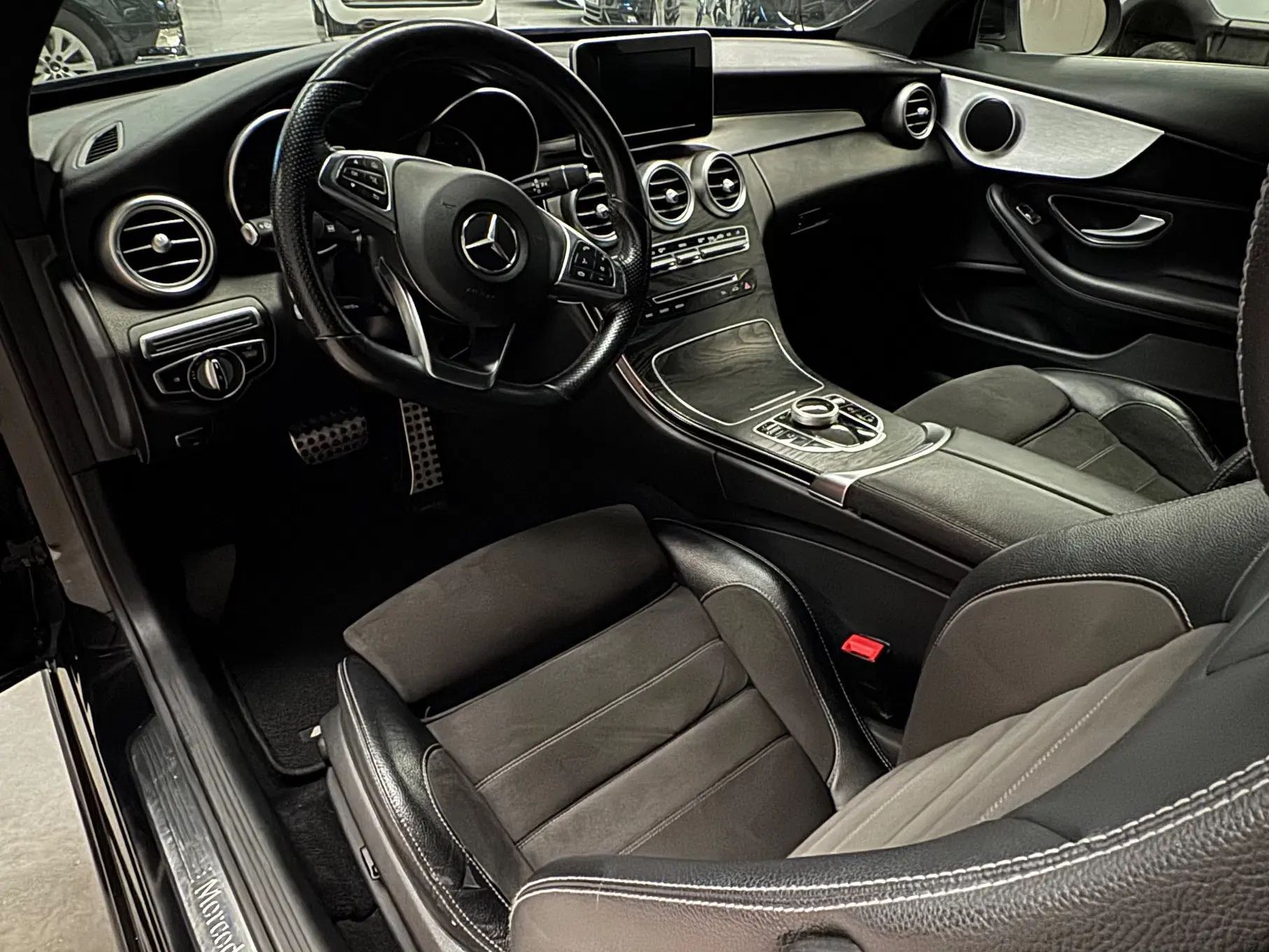 Mercedes-Benz C 250 d 9G-TRONIC AMG Line 14