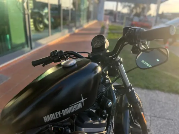 Harley-Davidson XL XL 883 N Iron 3