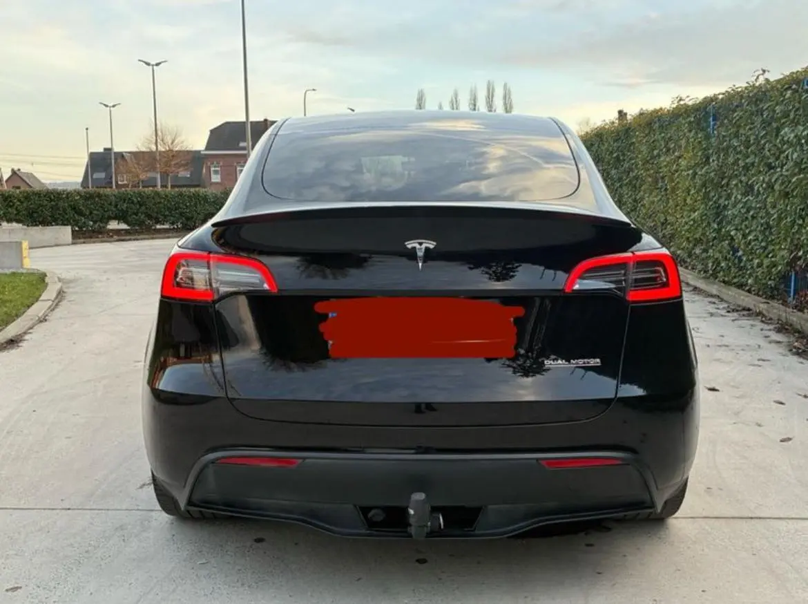 Tesla Model Y Performance Dual Motor AWD 7