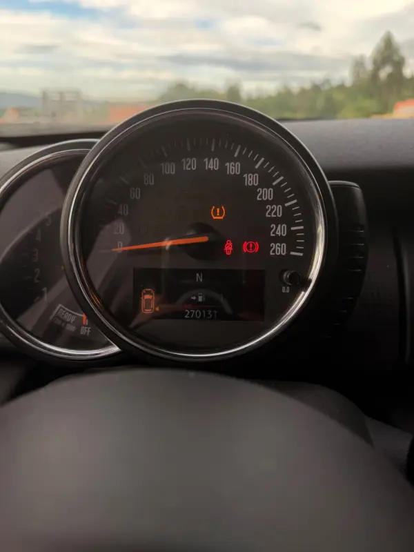MINI 5 Portas Cooper D 7