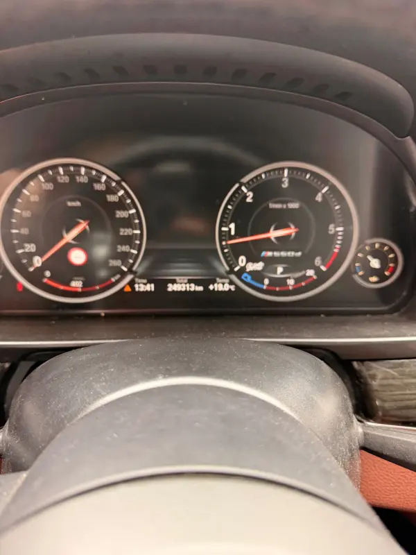 BMW M550d xDrive Auto 7