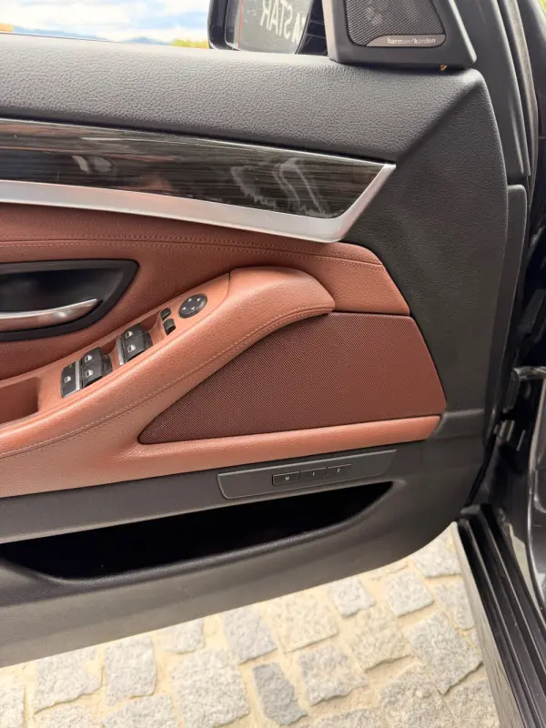 BMW M550d xDrive Auto 10