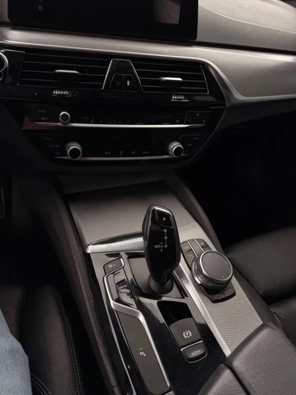 BMW 520 d Pack M Auto 6
