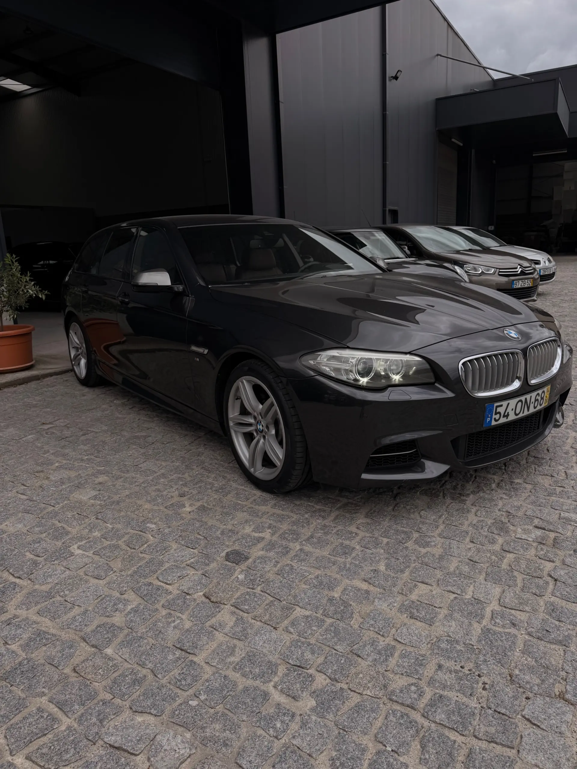 BMW M550d xDrive Auto 2