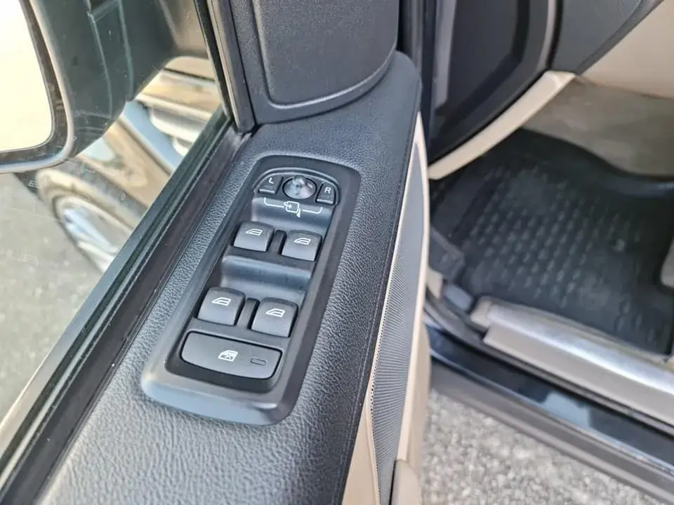 Land Rover Range Rover Sport 3.0 TDV6 HSE 8