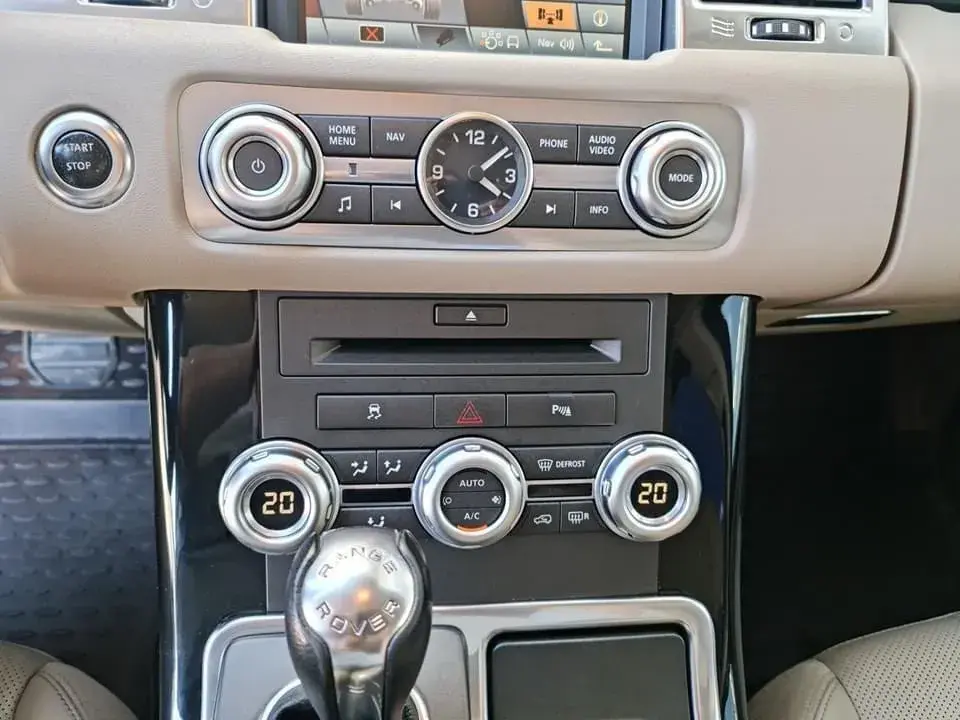 Land Rover Range Rover Sport 3.0 TDV6 HSE 12