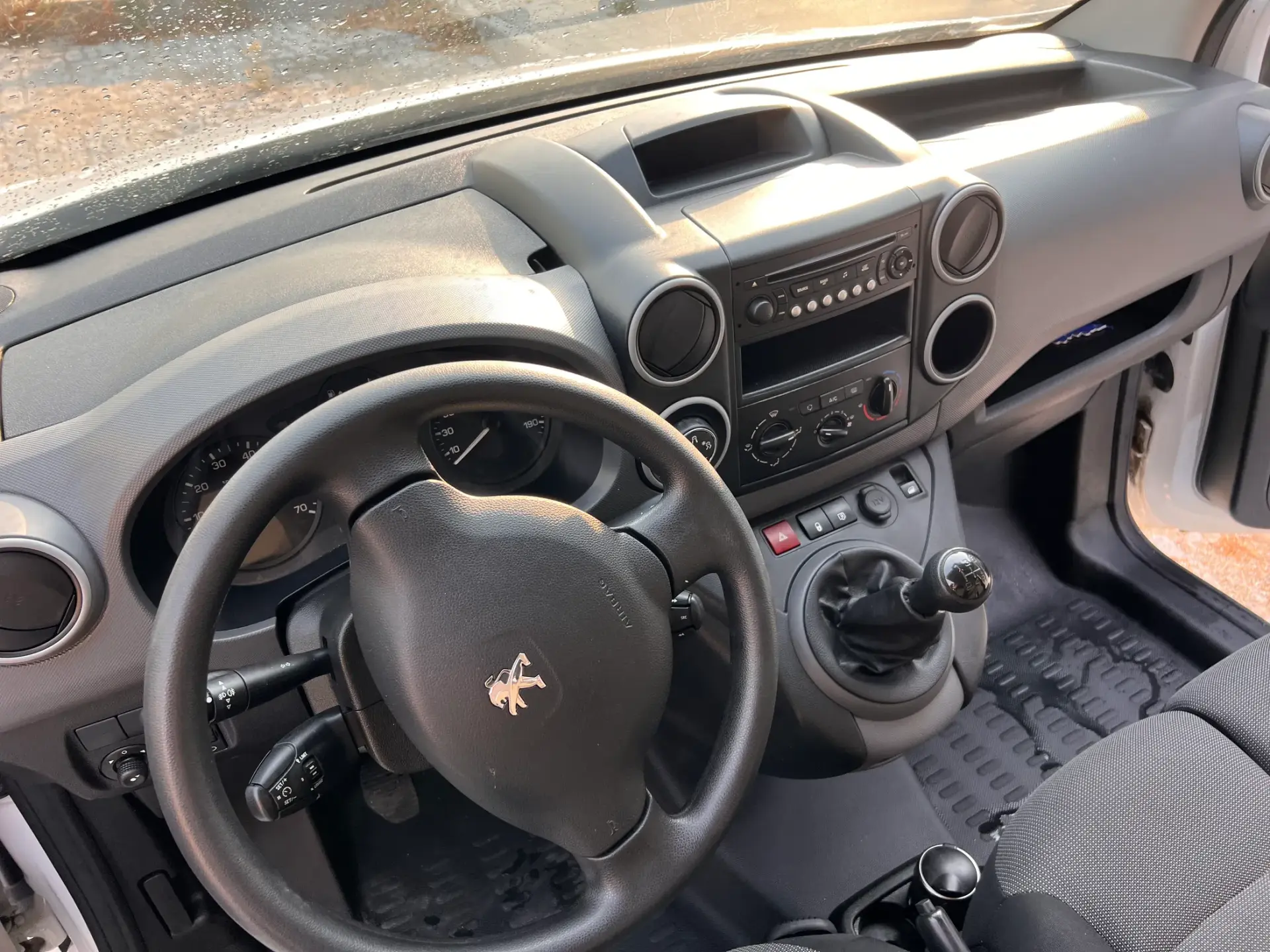 Peugeot Partner 1.6 BlueHDi L2 Pro 3L 6