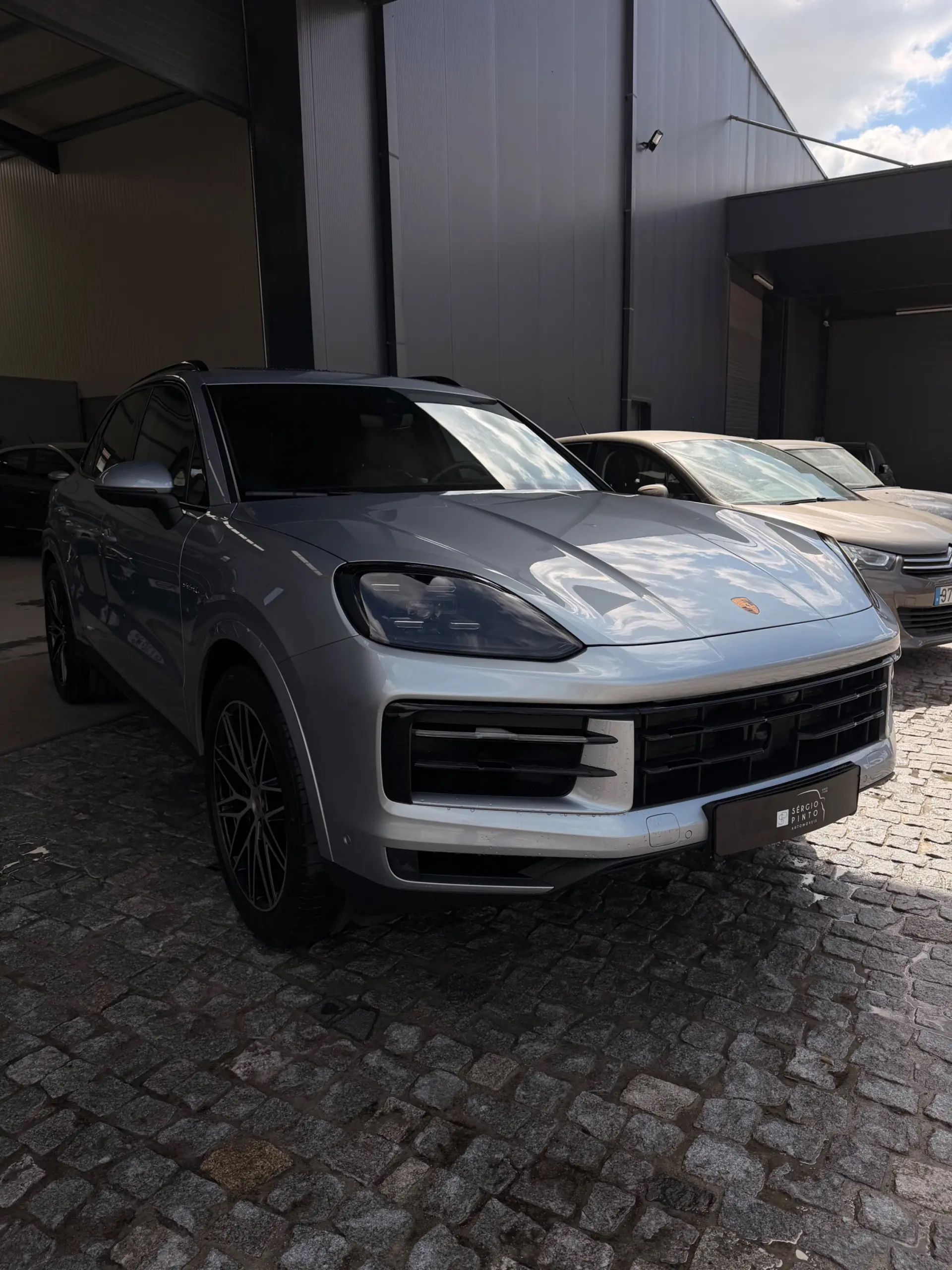 Porsche Cayenne E-Hybrid 3