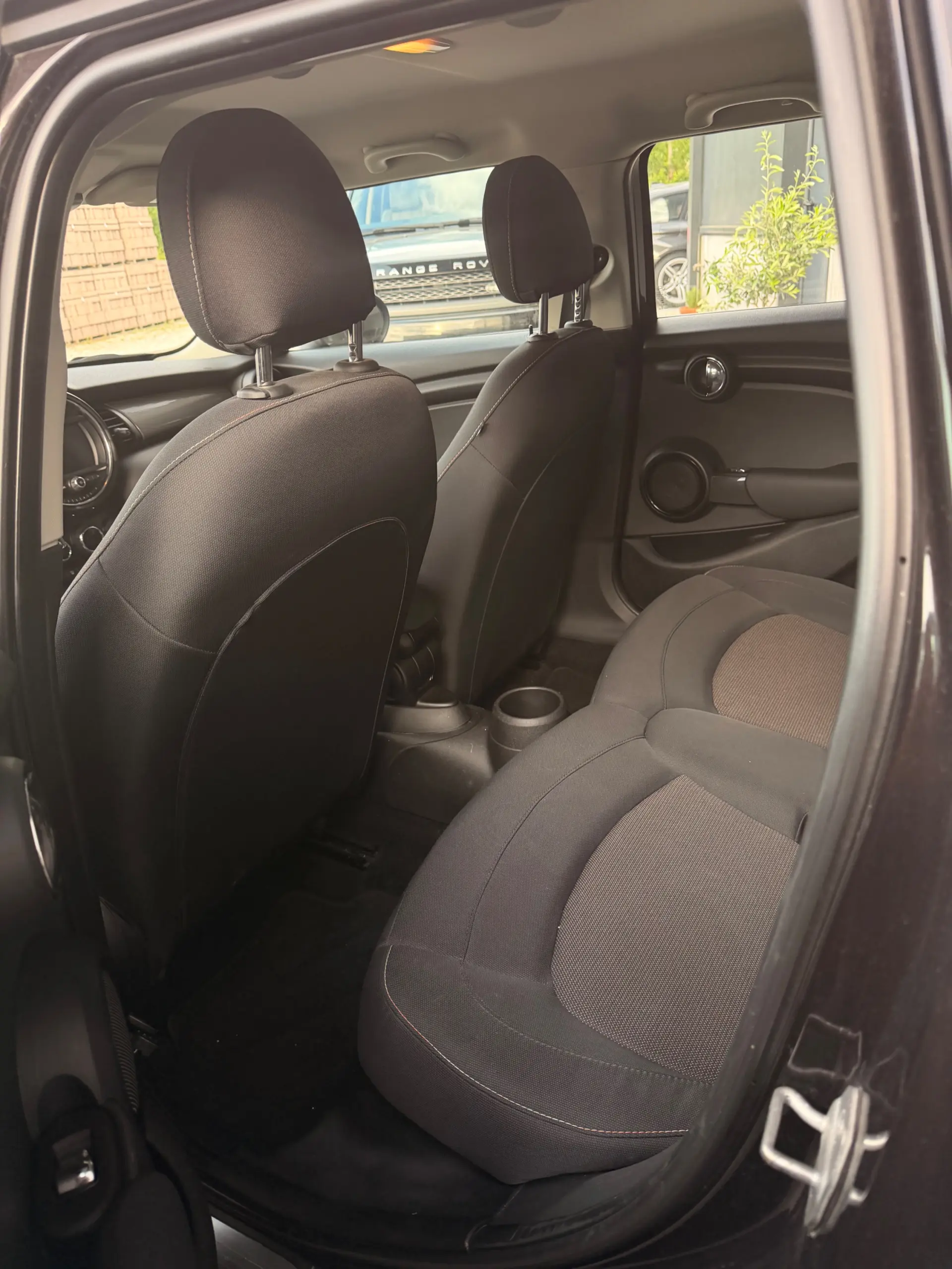 MINI 5 Portas Cooper D 9