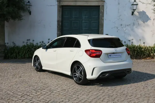 Mercedes-Benz A 180 AMG Line 8