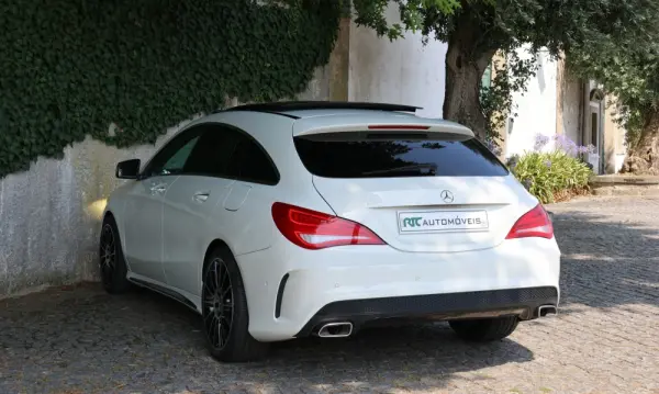 Mercedes-Benz CLA 220 d Shooting Brake AMG Line Aut. 3