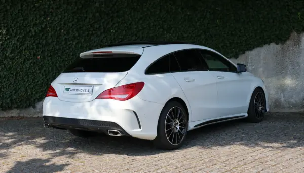 Mercedes-Benz CLA 220 d Shooting Brake AMG Line Aut. 5