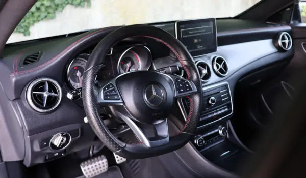 Mercedes-Benz CLA 220 d Shooting Brake AMG Line Aut. 13