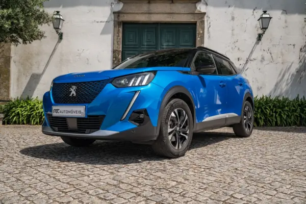 Peugeot e-2008 50 kWh GT 2