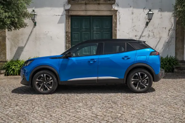 Peugeot e-2008 50 kWh GT 9