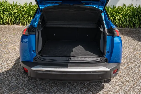 Peugeot e-2008 50 kWh GT 21